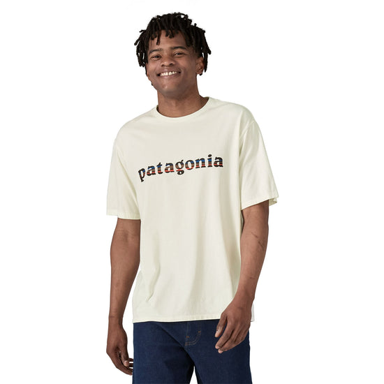 將圖像載入到畫廊查看器中，Patagonia®男款 &amp;#39;73 Text Logo Organic T-Shirt
