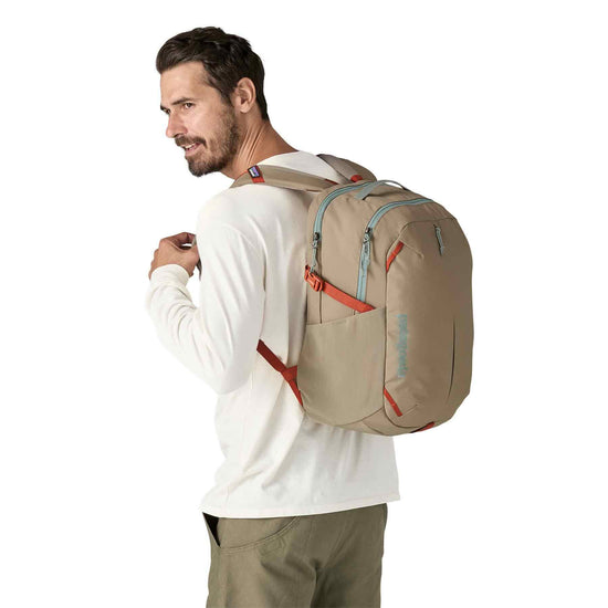 將圖像載入到畫廊查看器中，Patagonia® Refugio Daypack 26L
