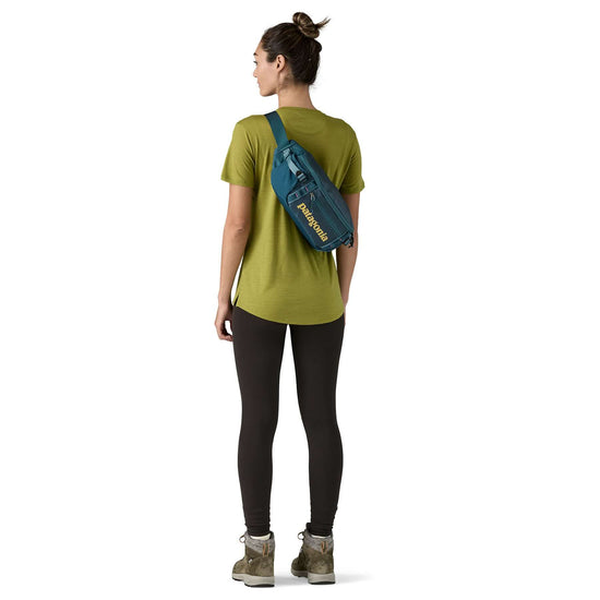 將圖像載入到畫廊查看器中，Patagonia® Black Hole® Waist Pack 5L
