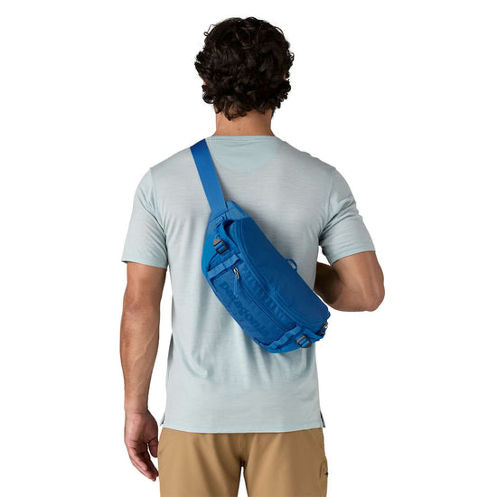 將圖像載入到畫廊查看器中，Patagonia® Black Hole® Waist Pack 5L
